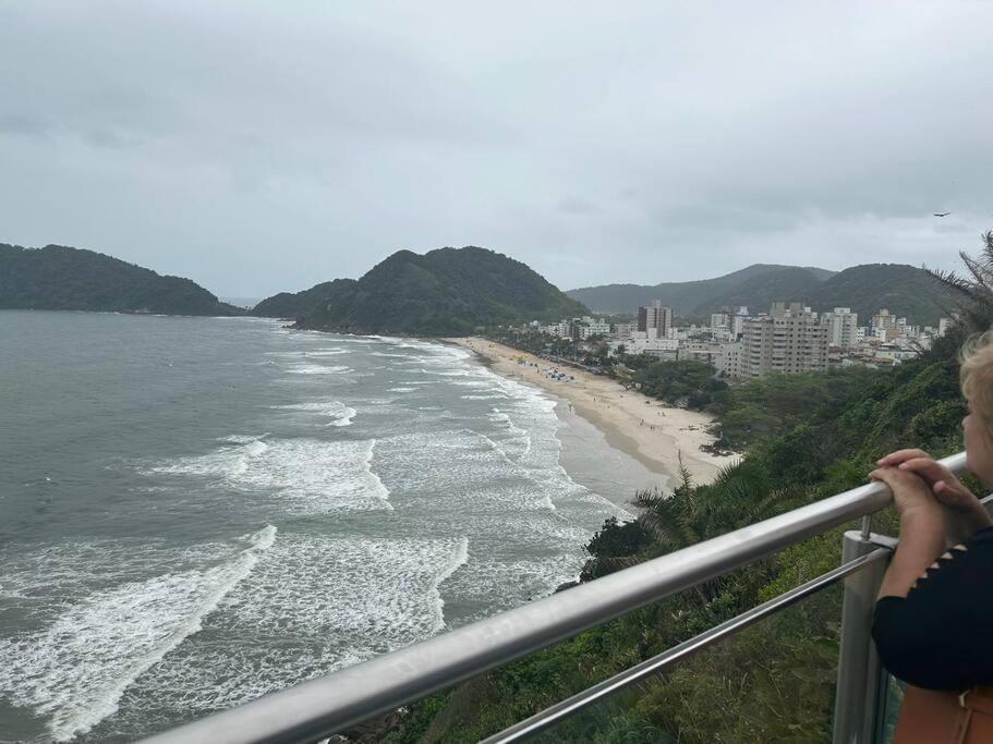 Ap Em Guaruja - 2 Quartos Com Dependencia 外观 照片